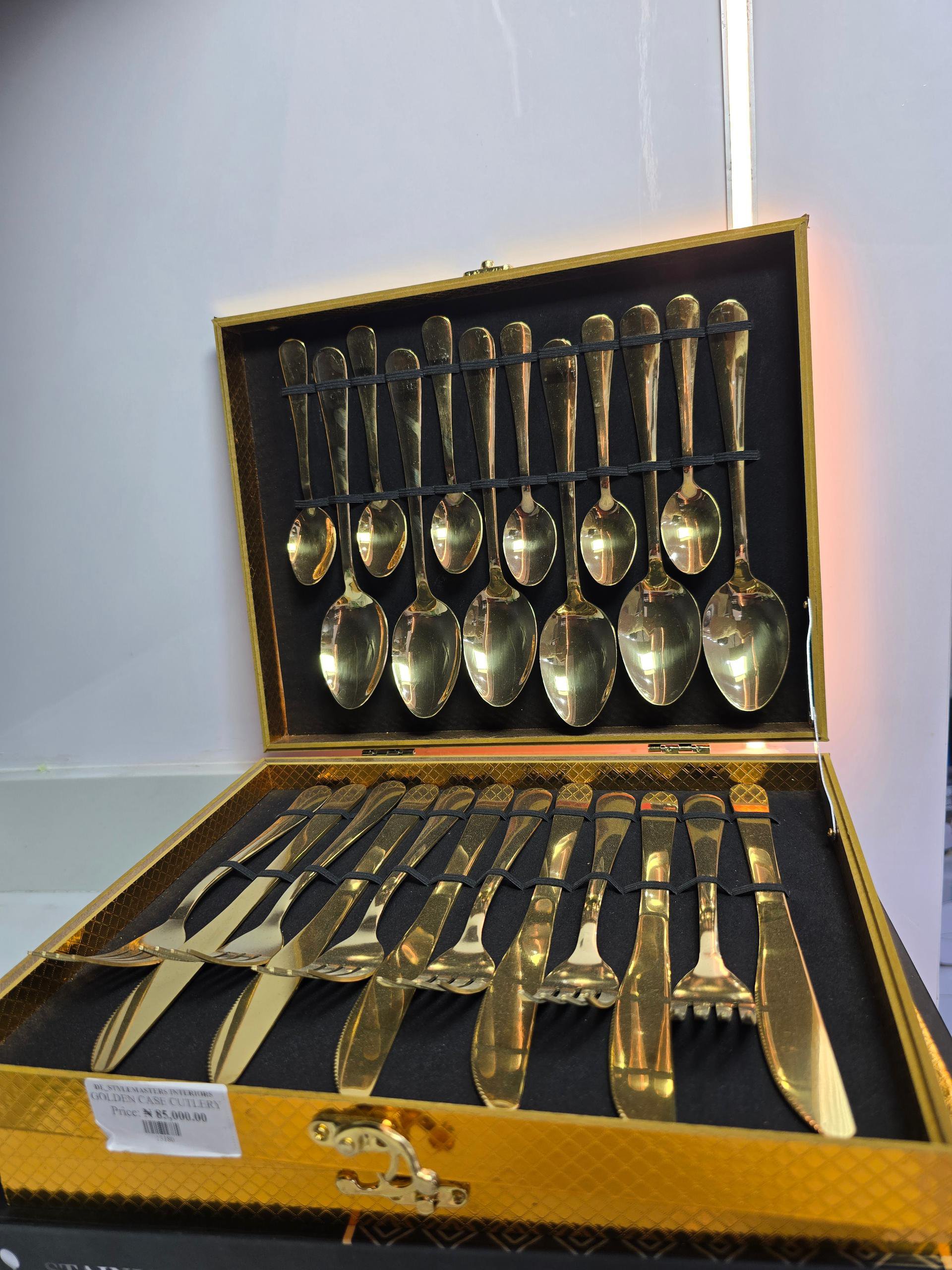 Golden case cutlery