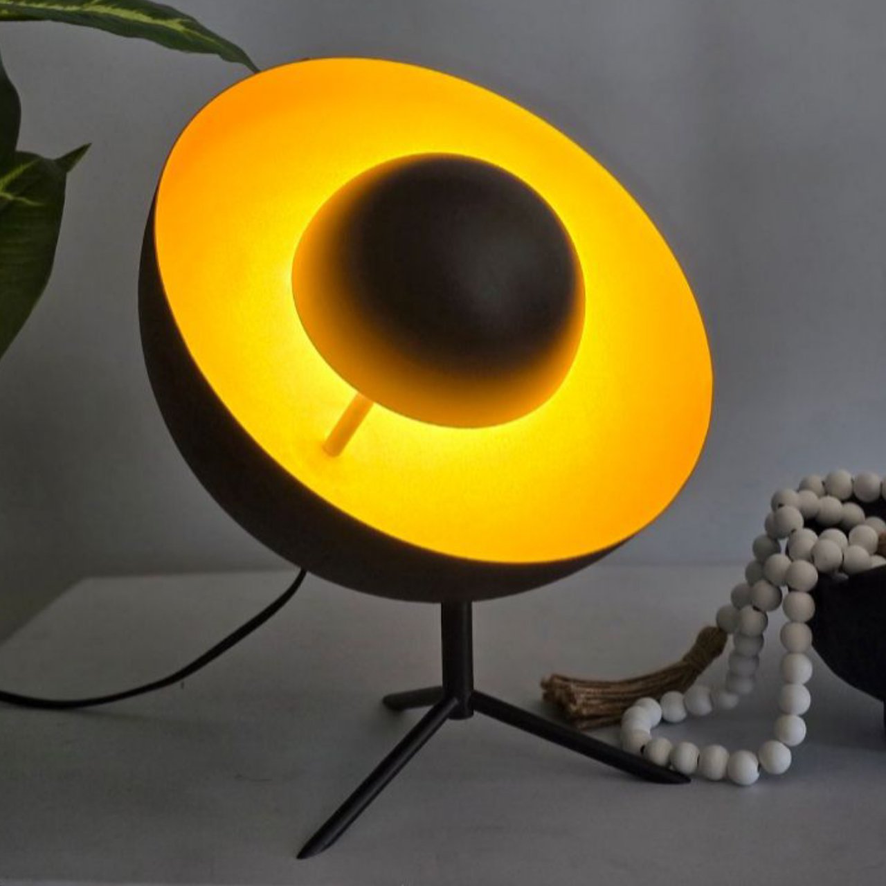 Table lamp