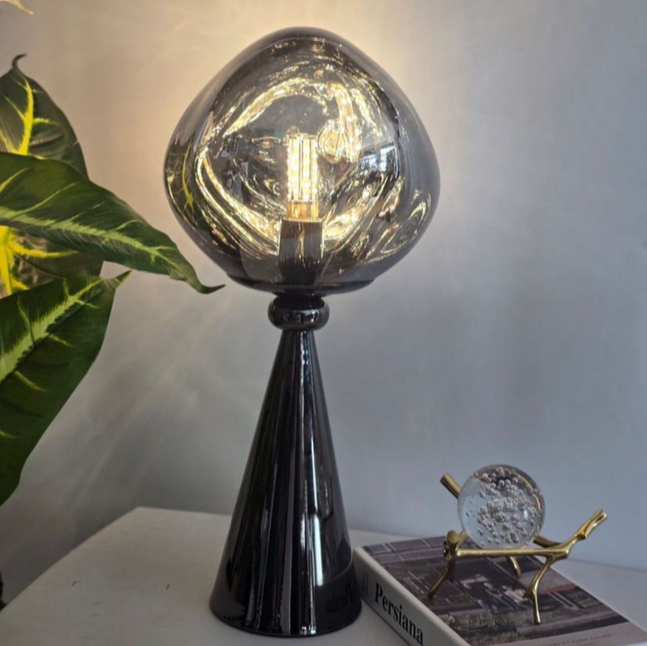 Table lamp